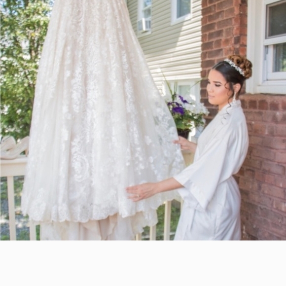 Oleg Cassini Cream Lace Wedding Dress-10 - Picture 6 of 9